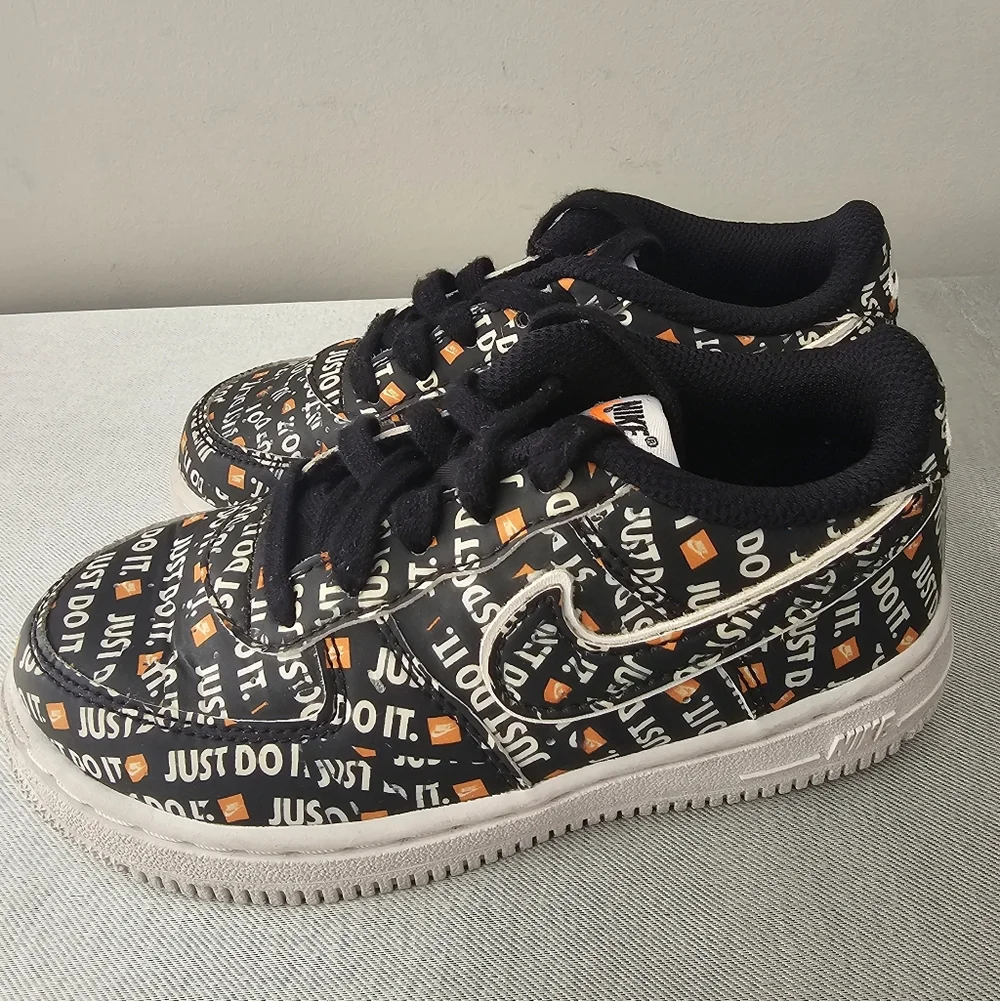 NIKE Air Force 1 Low 
